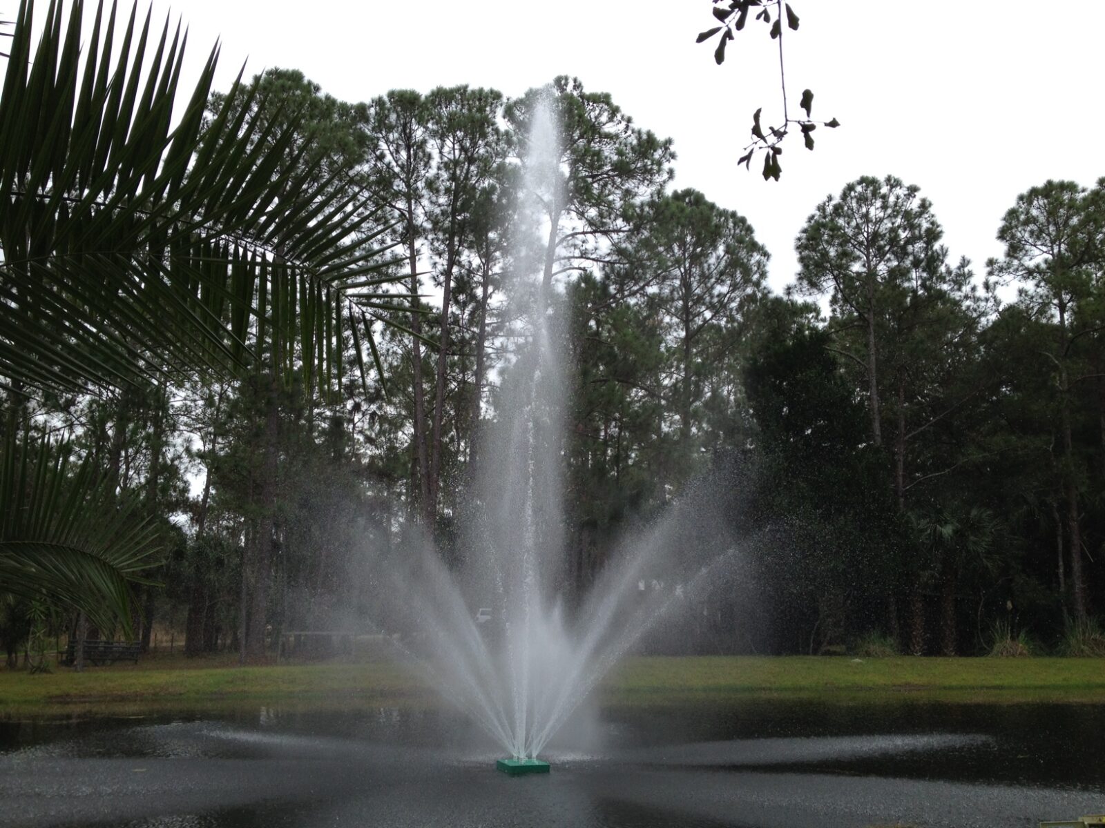 EFS-4000 Heavy Duty Lake Fountain 40' x 40' Sprays